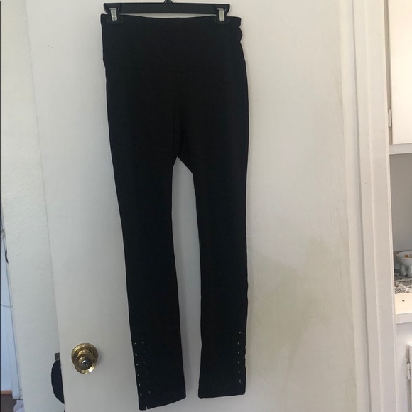 Crazy cute black leggings with leg detail - Picture 2 of 8